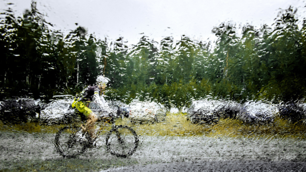 Tips For Cycling in Different Weather Conditions